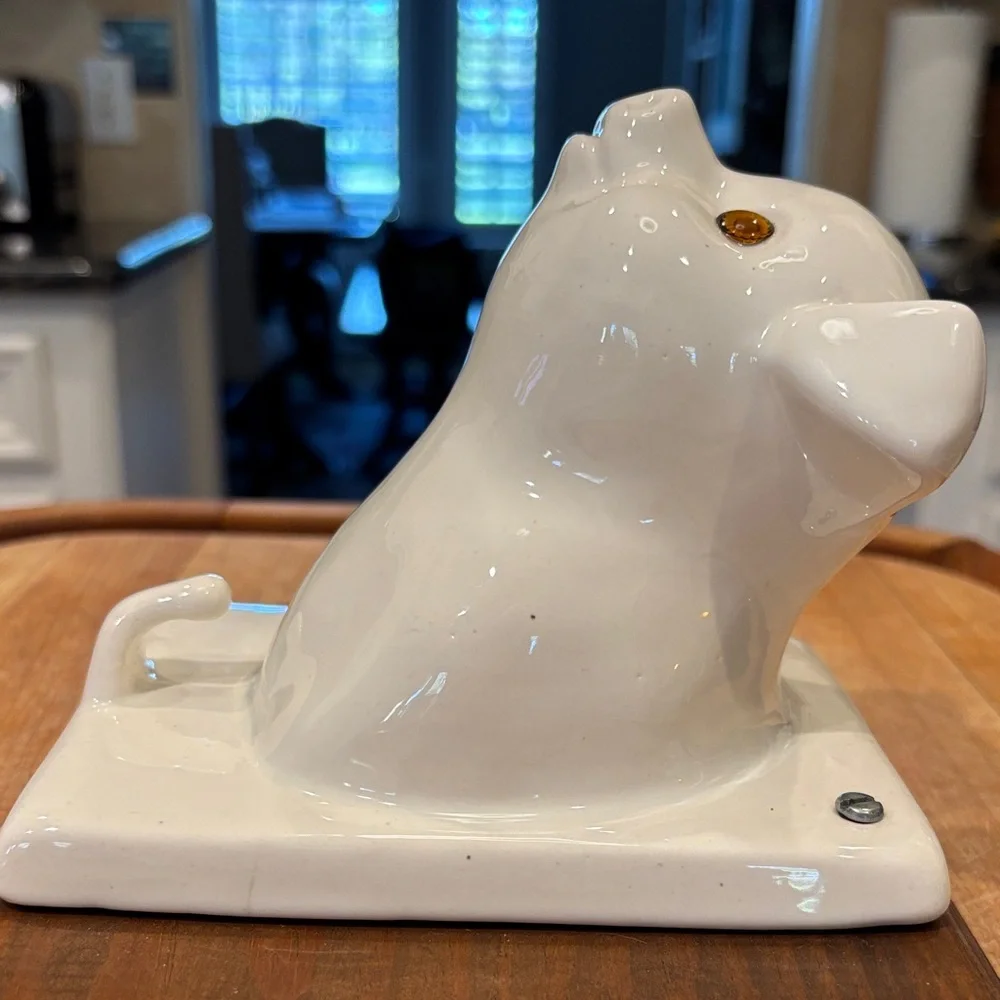 Vintage White Ceramic Pig Wall Mount - Towel & Apron Holder